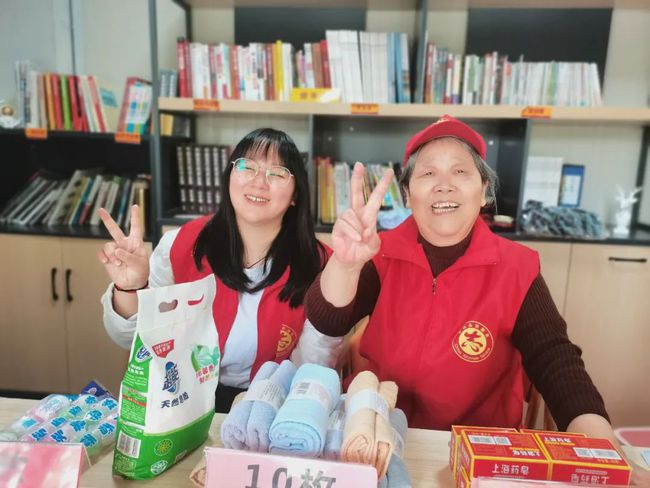 國家民政部李紀恒部長一行蒞臨福州市國德老年康養中心視察(圖11) 國家民政部李紀恒部長一行蒞臨福州市國德老年康養中心視察(圖11)