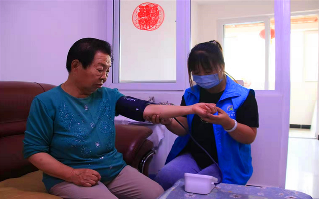 陜西定邊:智慧養老 服務到家(圖1) 陜西定邊:智慧養老 服務到家(圖1)